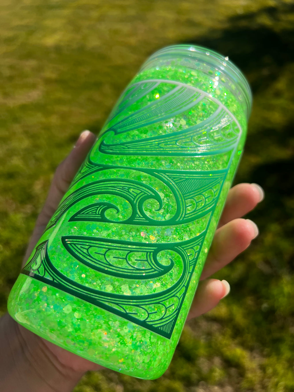 Kākāriki Snowglobe Tumbler Acrylic - 16oz