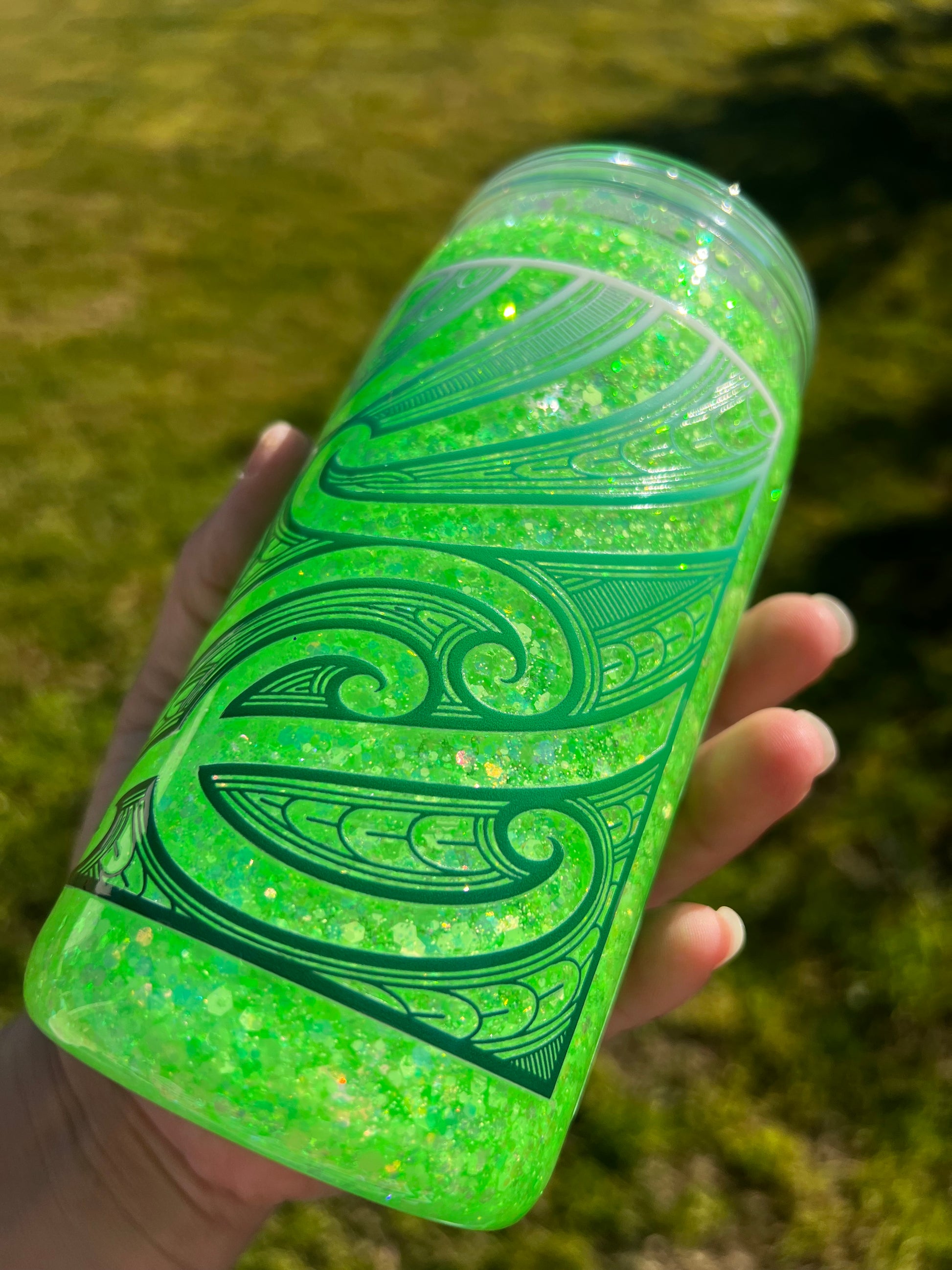 Kākāriki Snowglobe Tumbler Acrylic - 16oz