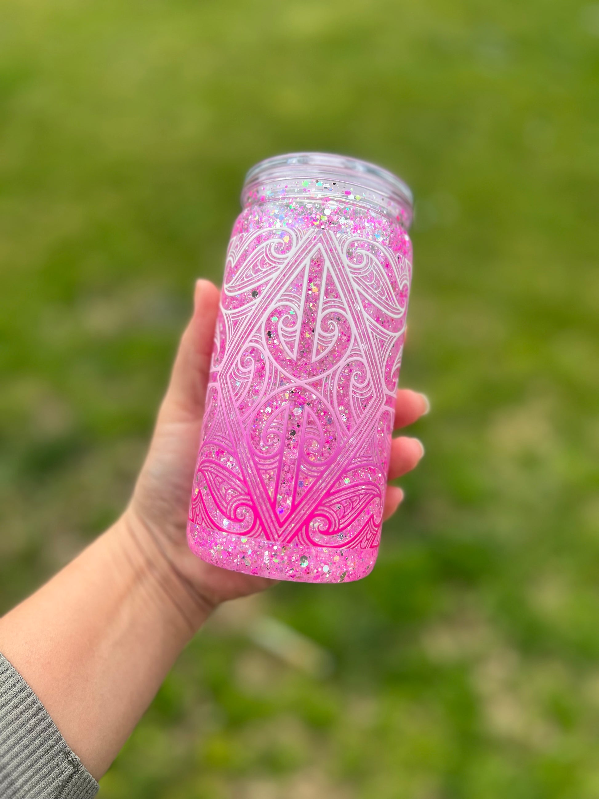 Huka Rōpere Snowglobe Tumbler 16oz - Acrylic