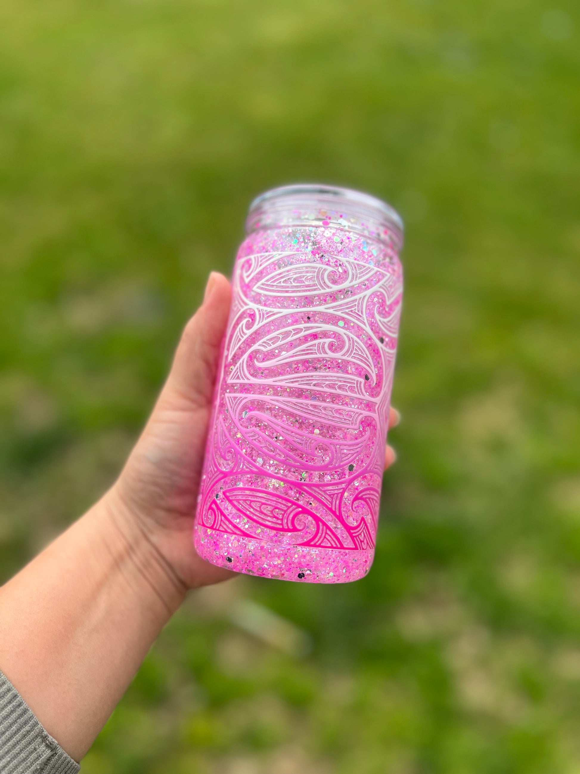 Huka Rōpere Snowglobe Tumbler 16oz - Acrylic