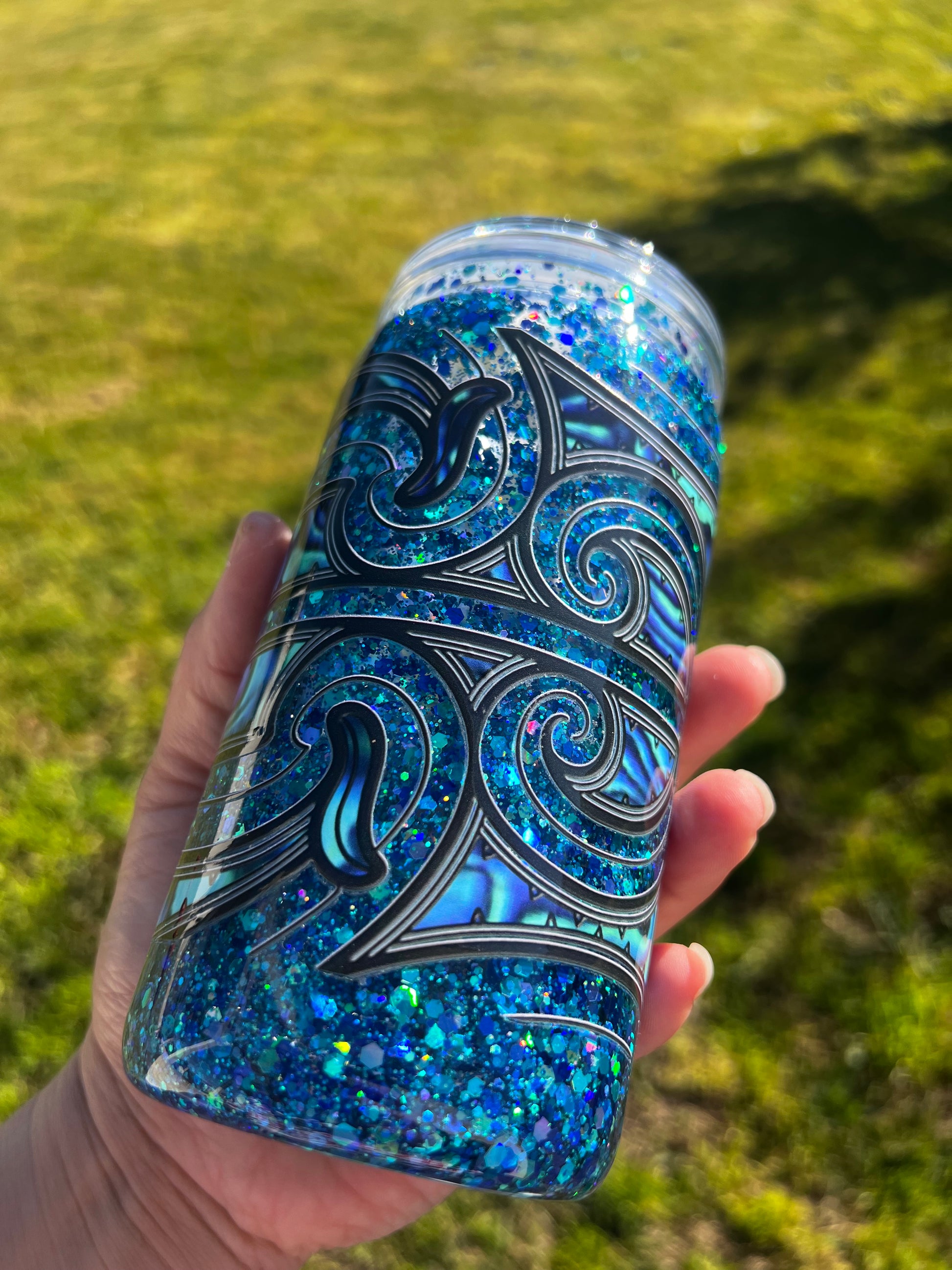 Pāua/ Kahungunu Snow Globe Tumbler 16oz - Acrylic