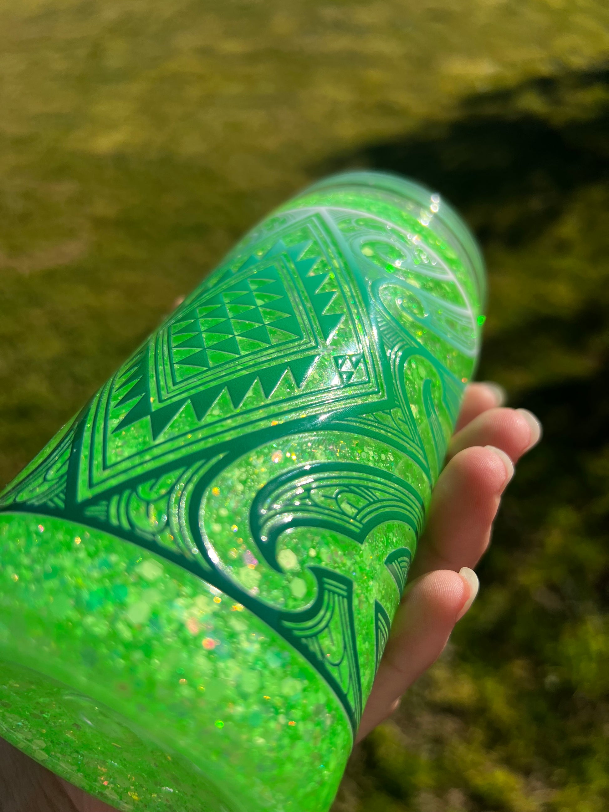 Kākāriki Snowglobe Tumbler Acrylic - 16oz
